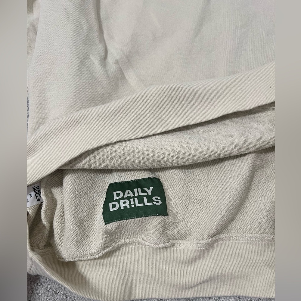 Daily Drills !!! Cropped Sleeve Crew Neck Top in Sand - M/L - Picture 5 of 7